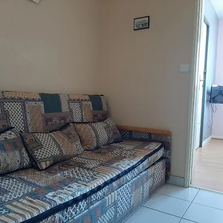Lumineux Avec Terrasse A 2 Pas De La A - Fr-1-239-623 Сибур