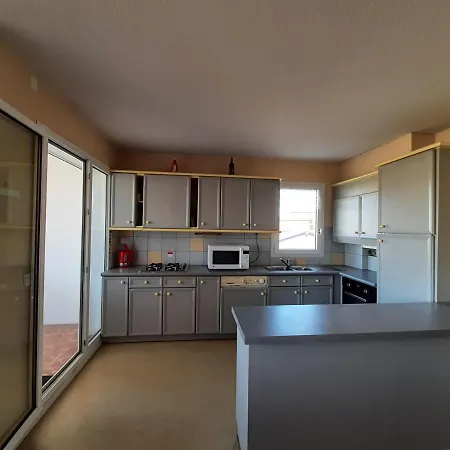 Lumineux Avec Terrasse A 2 Pas De La A - Fr-1-239-623 *