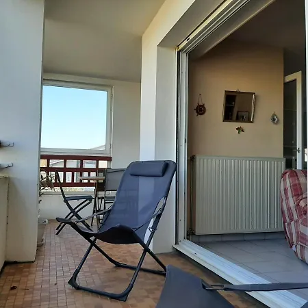 Lumineux Avec Terrasse A 2 Pas De La A - Fr-1-239-623 *